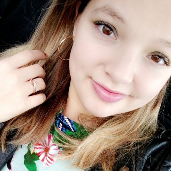 Meet your Posher, Cheyenne - Picture 4 of 8